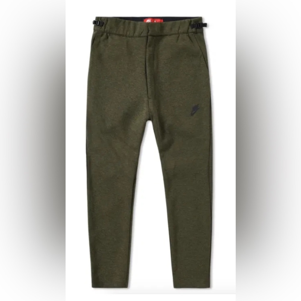 Nike Tech Men's Green Jogger Ankle Pants
Size Xl